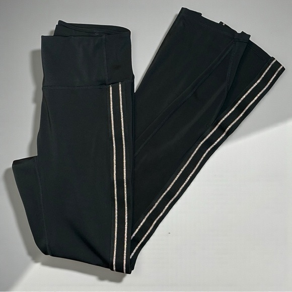 🚨3 for $15 Fabletics Forest Green Striped Twist Leggings Size Small Activewear - Picture 6 of 10